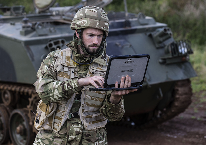 Foto LAS TABLETAS TOUGHBOOK DE PANASONIC, UNA OPCIÓN TECNOLÓGICA ROBUSTA Y ADAPTABLE PARA LOS EQUIPOS DE DEFENSA